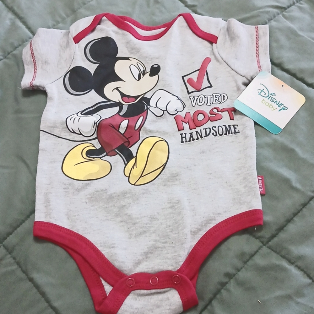 New 6-9 month baby boy bodysuit hickey mouse